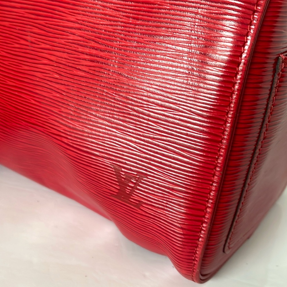 Authentic Louis vuitton Epi Speedy Handbag . - Picture 16 of 17